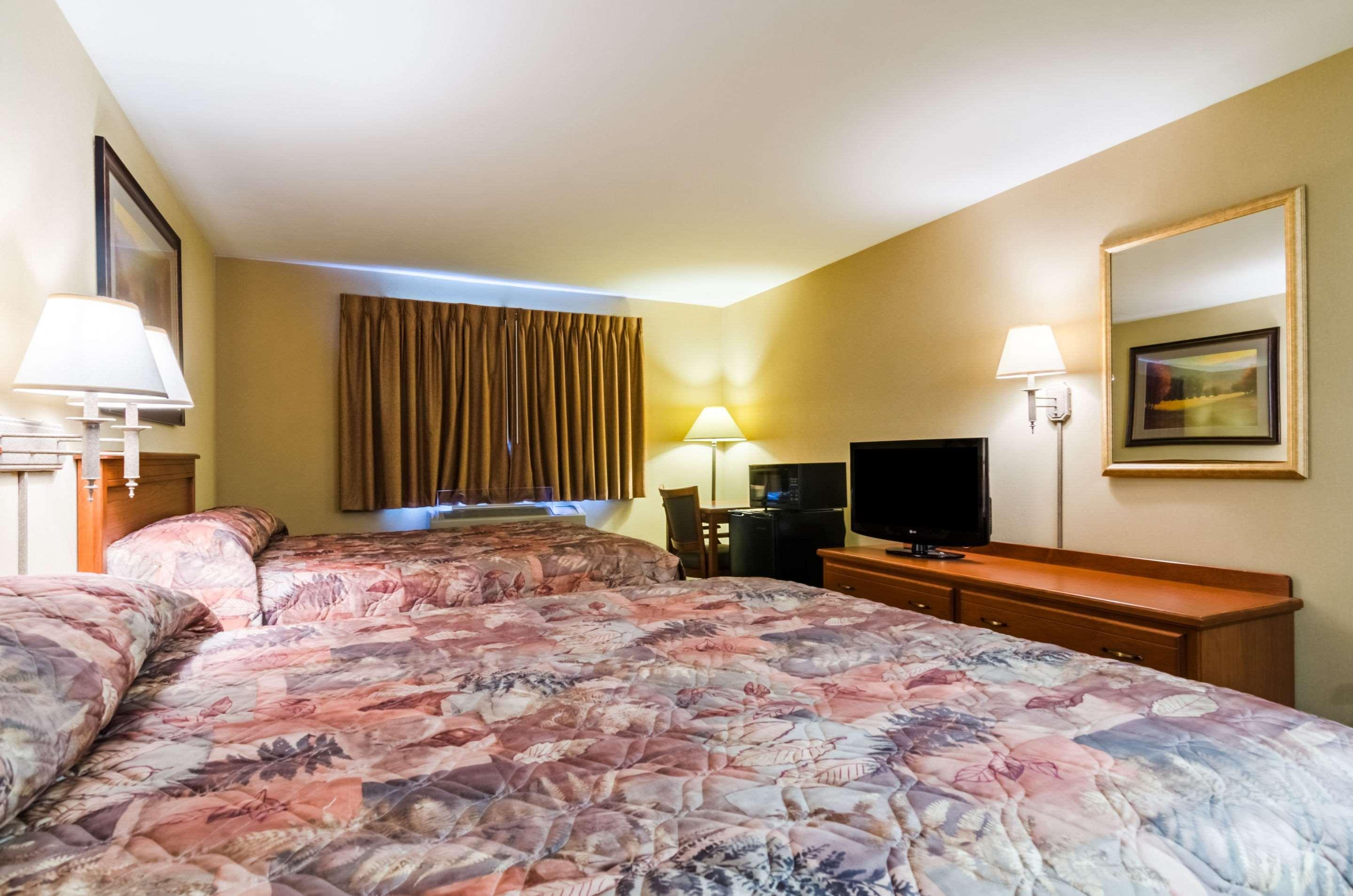 Super 8 By Wyndham Cozad Hotel Eksteriør billede
