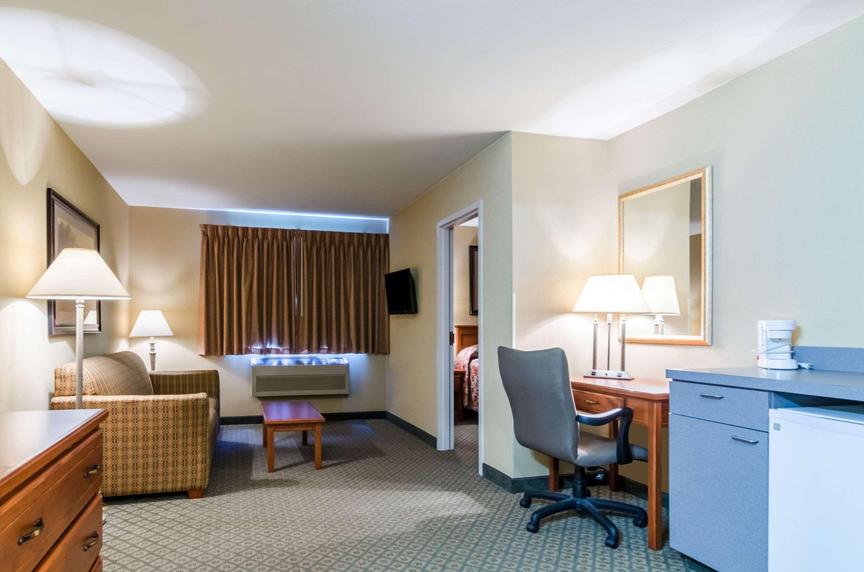 Super 8 By Wyndham Cozad Hotel Eksteriør billede